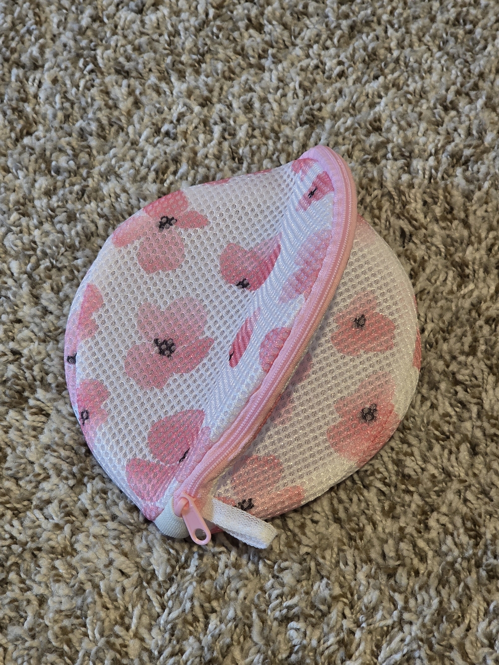NWOT Pink Floral Mesh Laundry Bag for Delicates